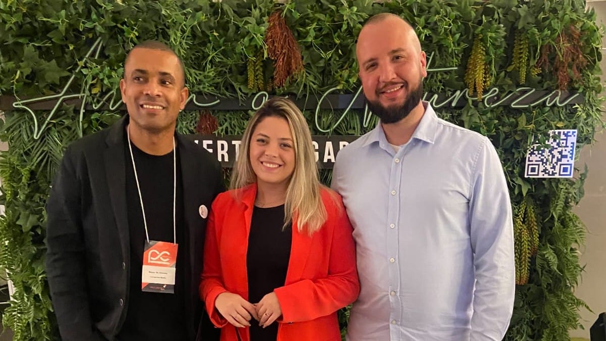 AlphaMidiaCast consolida-se como hub de conteúdo e entrevistas com nomes de peso
