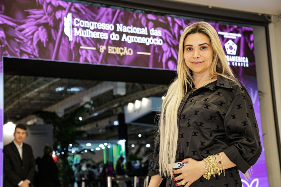 Mês da Mulher: Simone Almeida Martins liderança feminina que se destaca no agronegócio